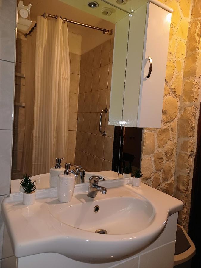 Dalmatia Rustica Comfortable One Bedroom+Fireplace 扎达尔 外观 照片